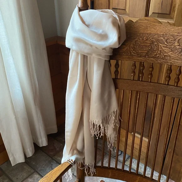 Need Bridesmaids Shawl’s?